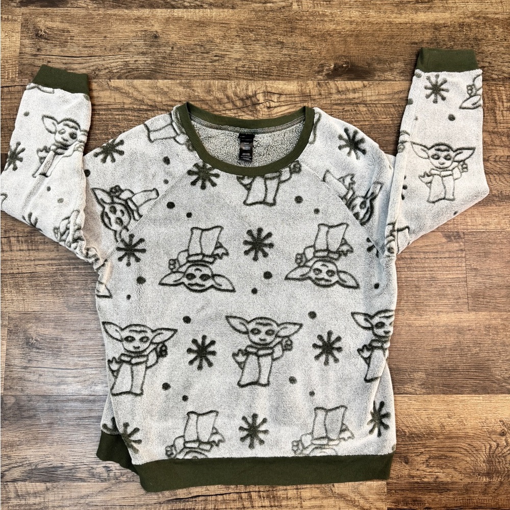 Star Wars Gray and Green Fleece Sweater - Picture 2 of 6